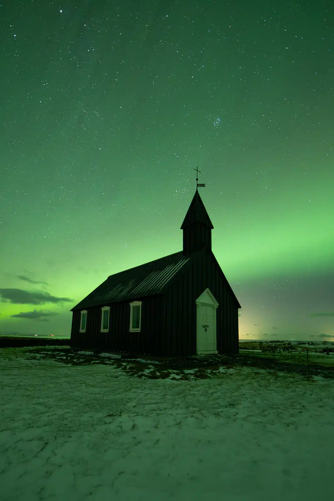Example of Northern Lights in Iceland with an exposure that’s too long