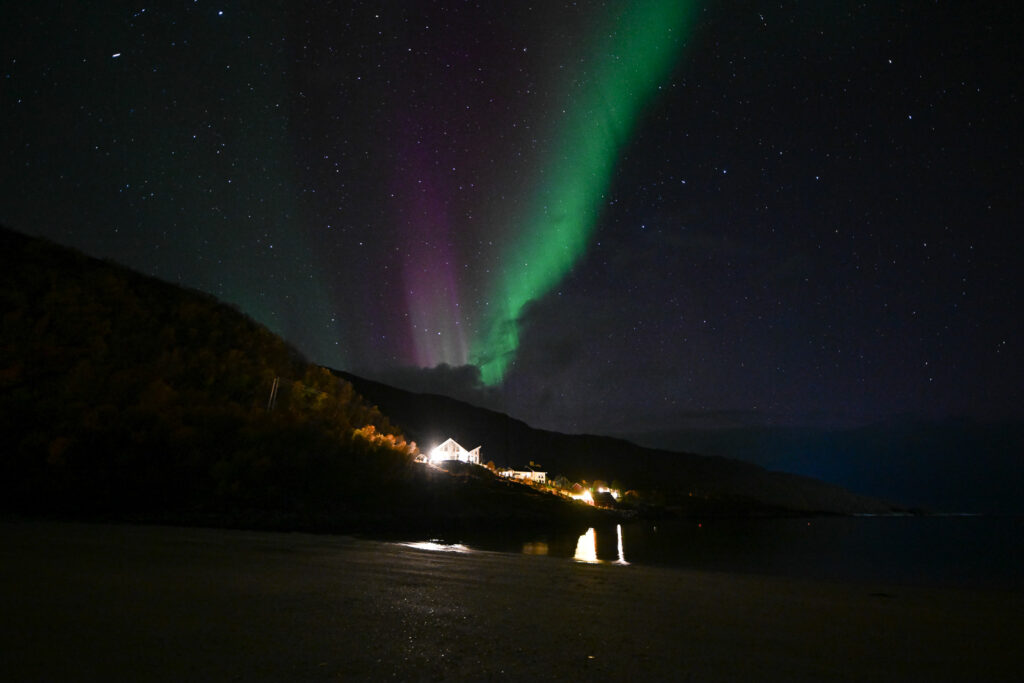 Exemple d'une photo d'aurores boréales en Norvège capturée en format jpeg au lieu du raw