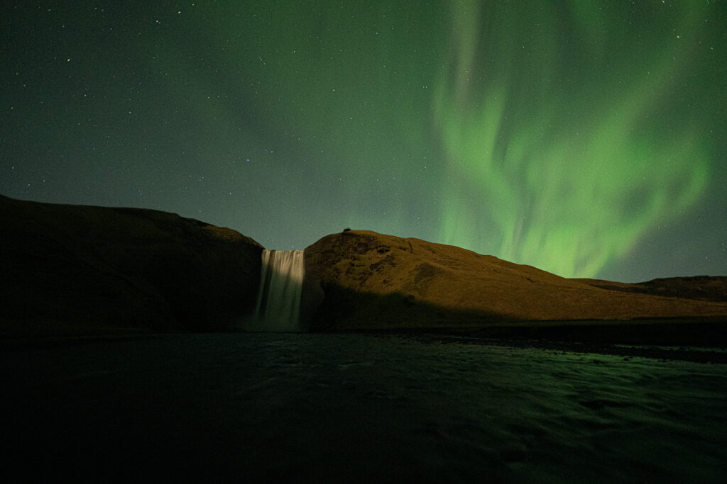 Exemple d'une photo d'aurores boréales en Islande avec des iso trop élevés résultant en du bruit numérique