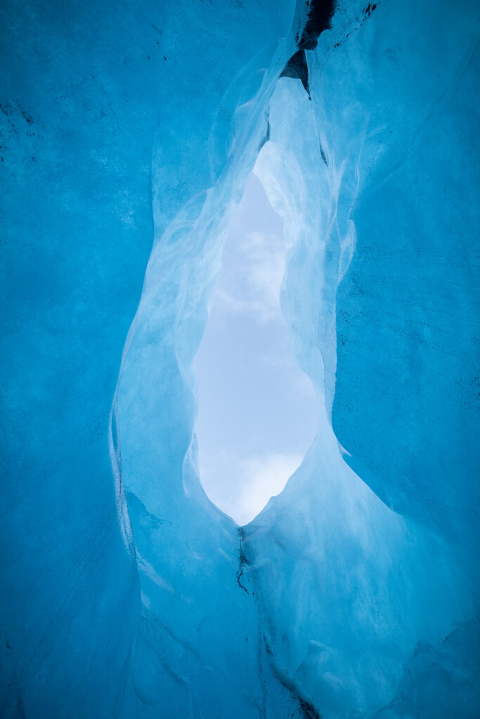 Détails et textures de la glace sur un glacier en Islande