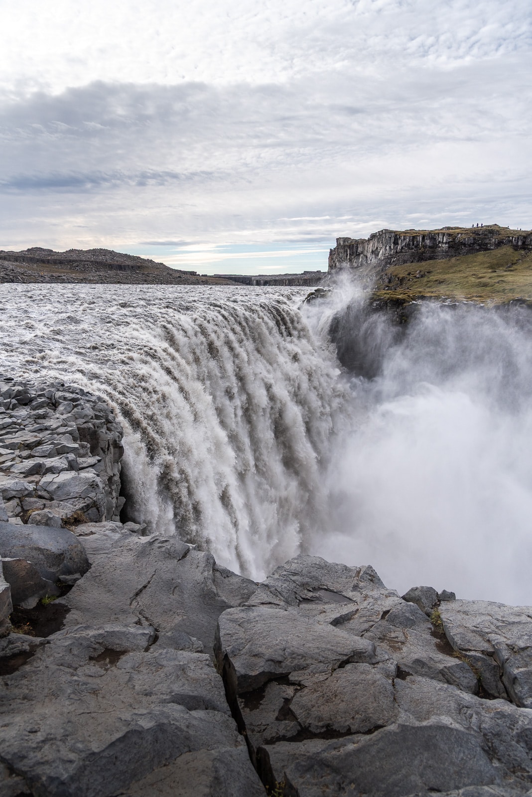Vue de la cascade Dettifoss sur le côté Ouest