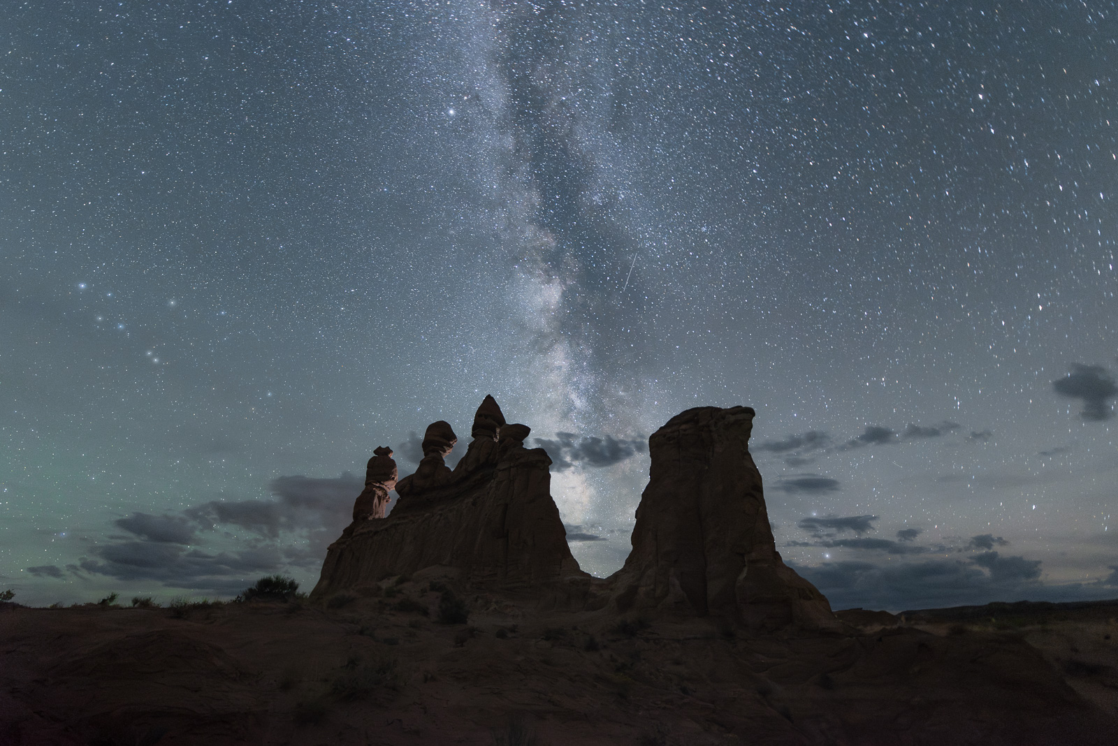 Photo de la Voie lactée dans le parc de Goblin Valley au Etats-Unis